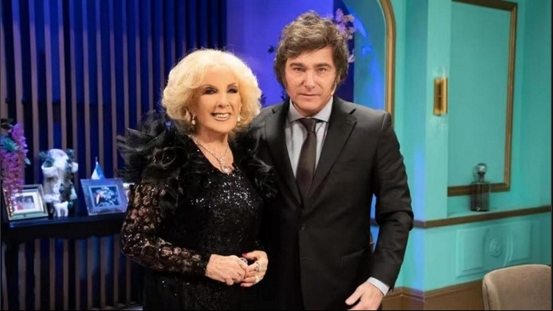 Milei estaba ubicado en otro palco y reaccionó eufóricamente con aplausos y una sonrisa.