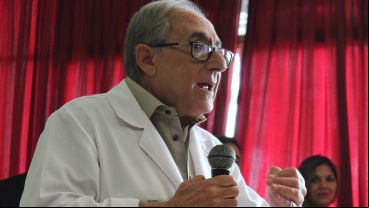 El doctor Jorge O. Galíndez es Jefe del Servicio de Clínica Médica del Hospital Escuela Eva Perón.