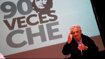 "Pep" Mujica en Rosario en junio de 2018, cuando se cumplieron 90 años del nacimiento del Chue Guevara.