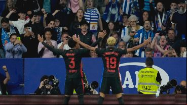 Yamal y Balde de cara a los periquitos en la celebración.