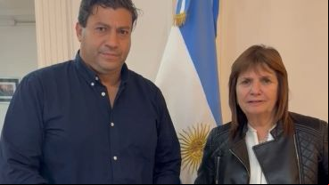 Chumpitaz junto a la ministra Bullrich