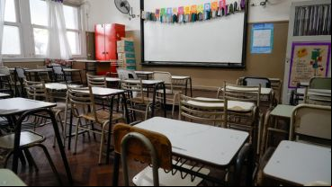 El gobierno de Santa Fe aplicará el aumento a los docentes por decreto.