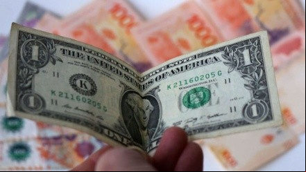 Los dólares se mantienen sus valores y los bancos aumentan las tasas de los plazos fijos.