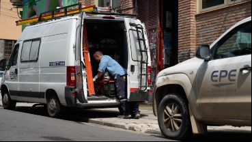 Las cuadrillas de la EPE trabajan para solucionar los cortes eléctricos.