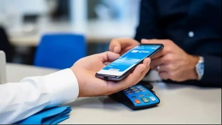 Bancos ajustan diariamente las tasas para no perder la batalla con las billeteras virtuales.