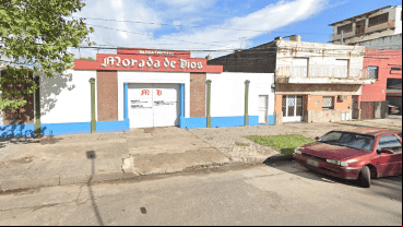 El frente de la iglesia robada.