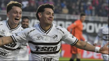 Zapiola convirtió el gol del triunfo del Calamar en el Nuevo Gasómetro.