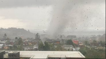 Emitieron una alerta por posible formación de nuevos tornados o trombas marinas.