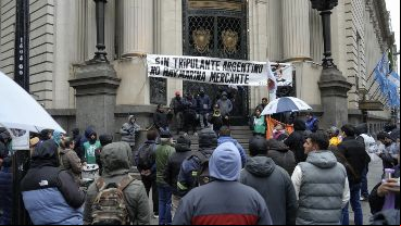 Gremios temen pérdida de empleos por la desregulación del transporte entre puertos argentinos