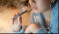 Pediatras advierten sobre el creciente uso de cigarrillos electrónicos en adolescentes: "No es inofensivo"