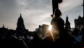 Comienza protesta de jubilados, feministas y otros colectivos contra el Gobierno de Milei