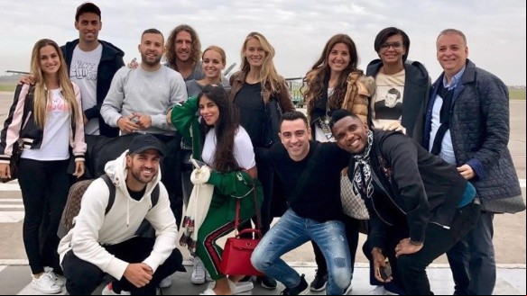 El Barsa en Rosario: Xavi, Puyol, Busquets, Fábregas, Jordi, Eto'o y sus esposas. El Barsa en Rosario: Xavi, Puyol, Busquets, Fábregas, Jordi, Eto'o y sus esposas.