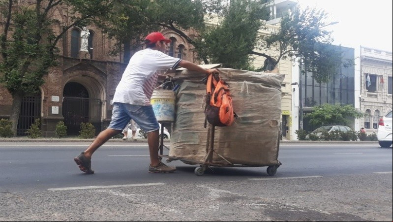 Un modelo parecido al carro 'de moda' que también se puede ver en el centro. Un modelo parecido al carro 'de moda' que también se puede ver en el centro.