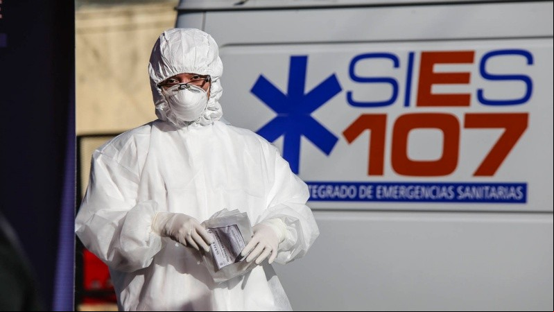 Los médicos que realizan los testeos están bien protegidos. (Alan Monzón/Rosario3) Los médicos que realizan los testeos están bien protegidos. (Alan Monzón/Rosario3)