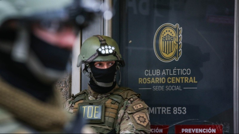 Las TOE en la sede de Rosario Central de calle Mitre. (Foto: Alan Monzón/Rosario3) Las TOE en la sede de Rosario Central de calle Mitre. (Foto: Alan Monzón/Rosario3)